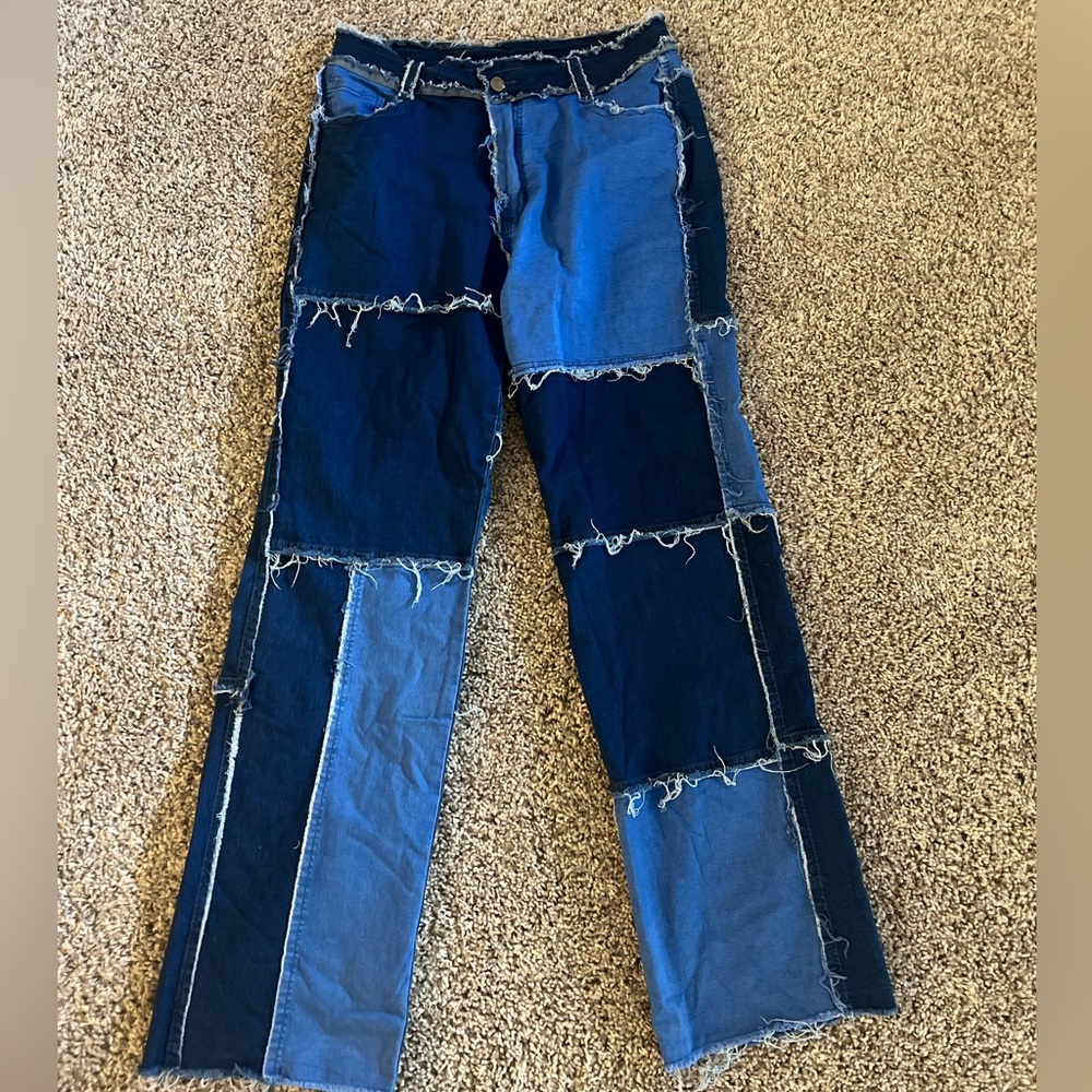Patchwork, straight mid rise stretchy jeans. Size XL, from Amazon! Never Worn!